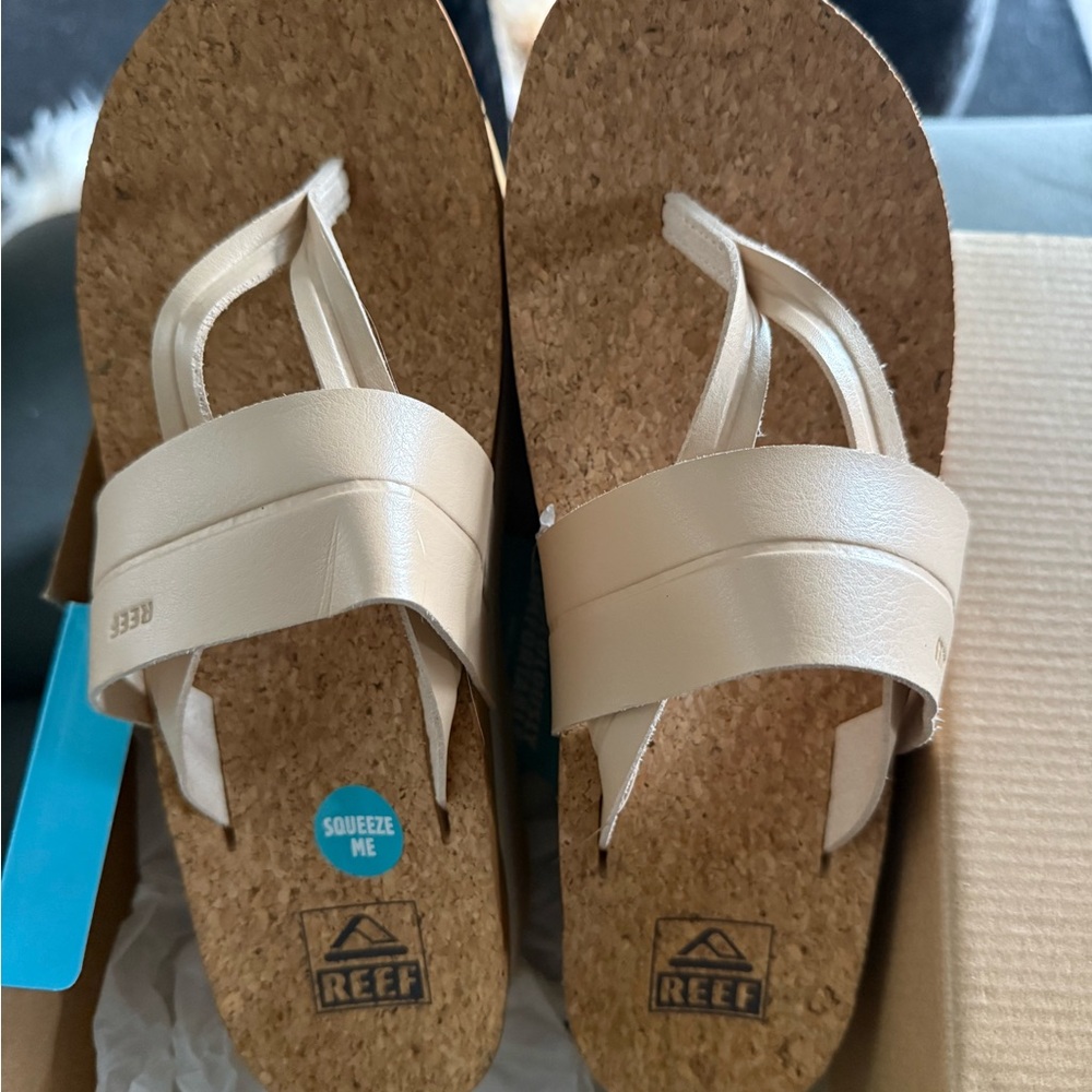 Reef Lennox Higher Sandals in Seashell - Picture 3 of 3